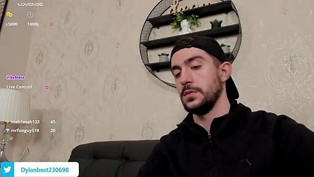 Snapshot of Dylan_Best chatting on March 2, 2026, 5:08 am Dylan Best online show from March 2, 2026, 5:08 am