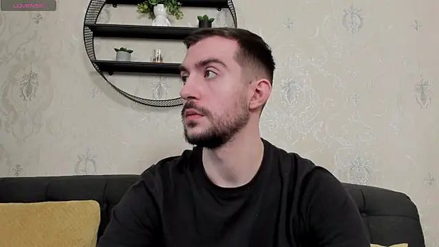 Snapshot of Dylan_Best chatting on February 20, 2026, 10:44 pm Dylan Best online show from February 20, 2026, 10:44 pm