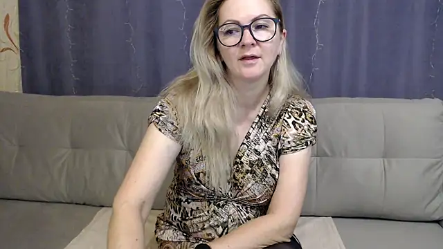 Emilyzest777 online show from January 12, 2026, 8:54 am