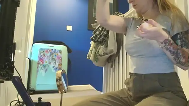 short sweetpea online show from October 23, 2025, 11:42 am