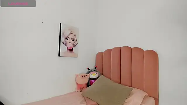 julieth sanz online show from February 21, 2025, 9:02 am