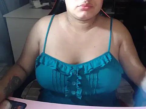 Hilarybunnyy online show from December 2, 2025, 3:52 am