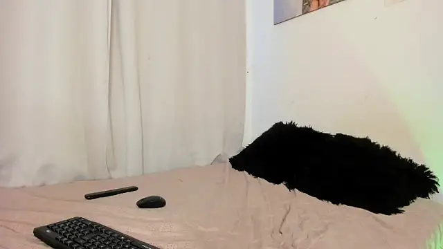 Sarah Jhonson online show from February 3, 2026, 10:59 pm