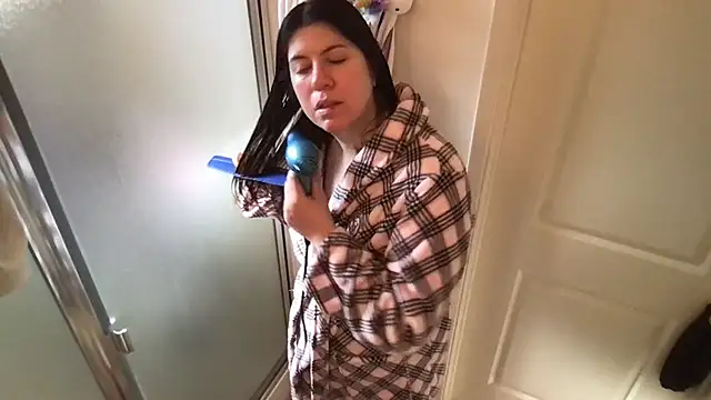 HYPHYtype online show from November 2, 2025, 7:30 pm