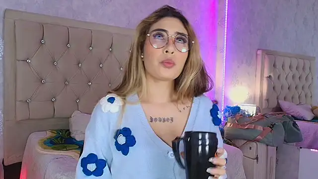 nini love01 online show from April 22, 2026, 3:35 am