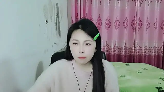 Snapshot of Sunset_glow chatting on February 18, 2026, 10:44 am Sunset glow online show from February 18, 2026, 10:44 am