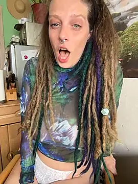 MenaDreadfull online show from October 2, 2025, 8:50 am