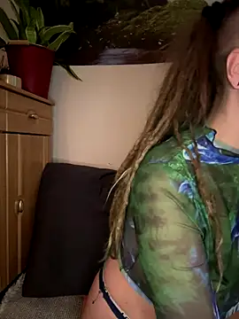 MenaDreadfull online show from December 14, 2025, 9:26 am