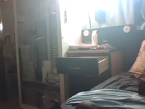 slutviki online show from March 3, 2026, 1:07 pm