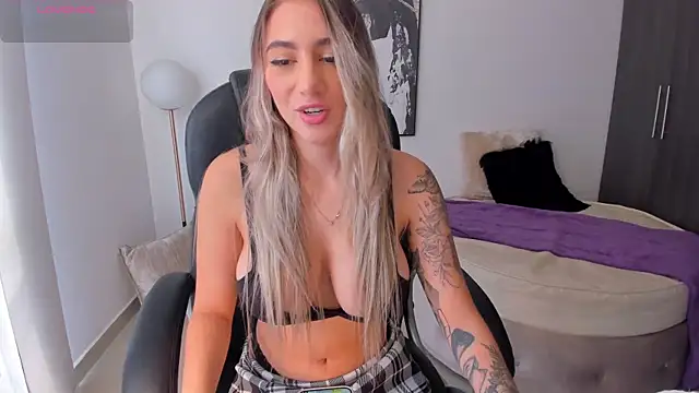 StacyConner online show from February 14, 2025, 6:40 pm