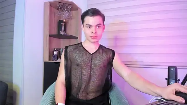 alejooo twink online show from February 13, 2026, 5:29 am