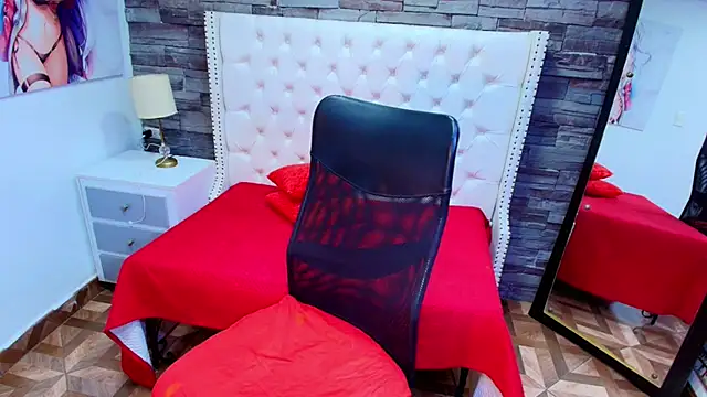 TRINY TS online show from October 16, 2025, 11:13 pm