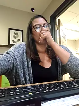 Snapshot of Nikkierosee chatting on February 12, 2025, 7:55 am Nikkierosee online show from February 12, 2025, 7:55 am