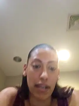 Snapshot of Nikkierosee chatting on March 17, 2025, 11:13 pm Nikkierosee online show from March 17, 2025, 11:13 pm