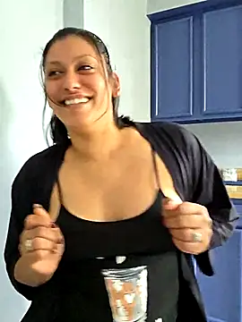 Snapshot of Nikkierosee chatting on October 12, 2025, 6:42 pm Nikkierosee online show from October 12, 2025, 6:42 pm