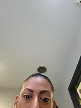 Snapshot of Nikkierosee chatting on March 17, 2025, 7:26 pm Nikkierosee online show from March 17, 2025, 7:26 pm