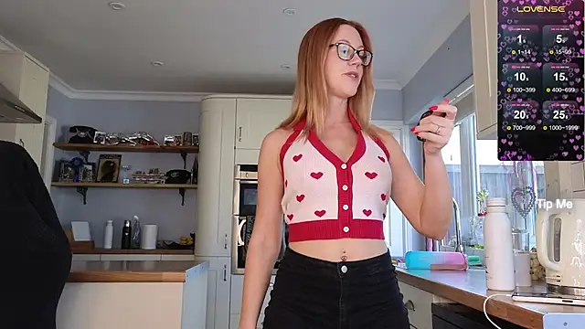 stripmequick online show from September 13, 2025, 1:33 pm