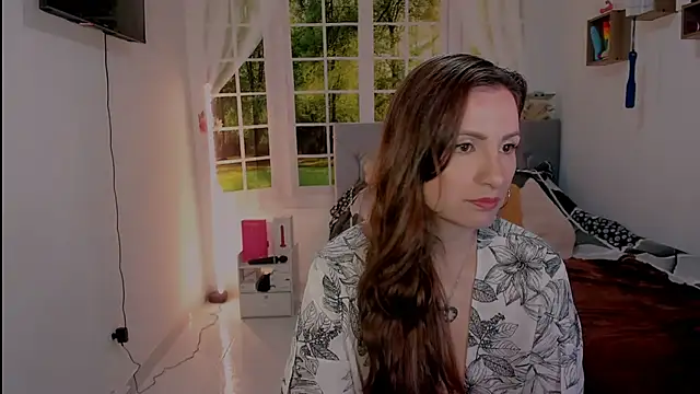vanessabrown  online show from May 8, 2026, 2:10 pm