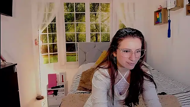vanessabrown  online show from June 22, 2026, 4:37 pm