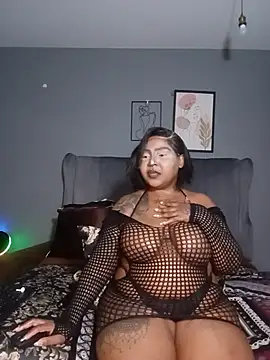 PearlSexxy69 online show from July 30, 2026, 4:44 am