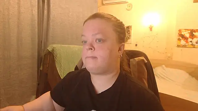 Snapshot of Janiffer_MiMi chatting on March 18, 2025, 7:33 pm Janiffer MiMi online show from March 18, 2025, 7:33 pm