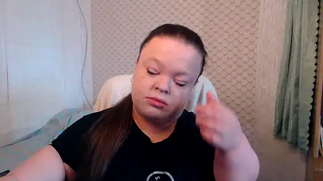 Janiffer MiMi online show from May 31, 2026, 3:29 pm