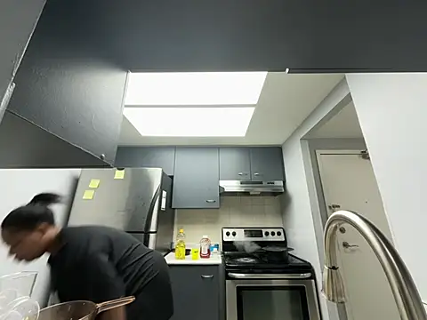 Cherishcherrysha online show from February 22, 2026, 1:02 pm