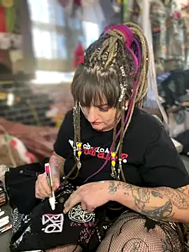 1-800-FUCKYOU online show from September 19, 2025, 1:59 pm