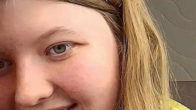 Vivian cutie online show from October 22, 2025, 4:39 pm