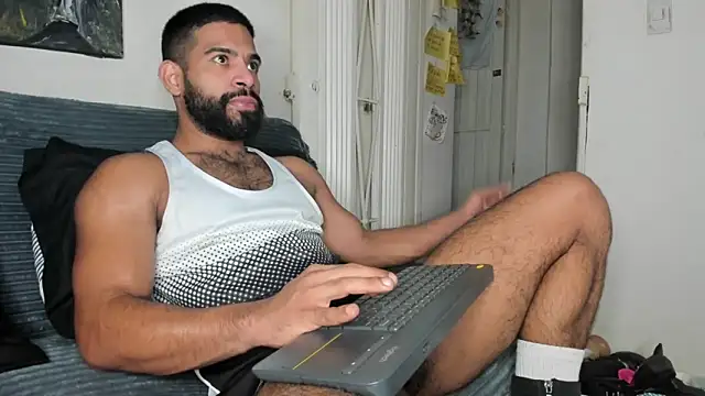 Snapshot of sweatyhairypig23 chatting on February 8, 2026, 3:59 am sweatyhairypig23 online show from February 8, 2026, 3:59 am