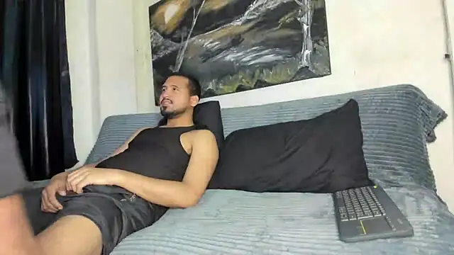 Snapshot of sweatyhairypig23 chatting on December 19, 2025, 2:59 am sweatyhairypig23 online show from December 19, 2025, 2:59 am