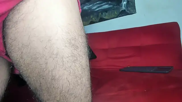 Snapshot of sweatyhairypig23 chatting on November 26, 2025, 8:25 am sweatyhairypig23 online show from November 26, 2025, 8:25 am