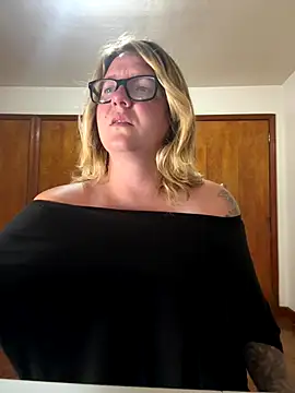 Lizzyloo online show from September 29, 2025, 7:59 am