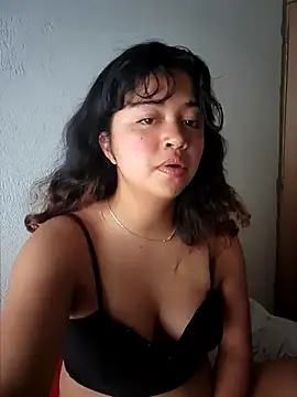 Peach Girll online show from March 1, 2025, 7:04 pm