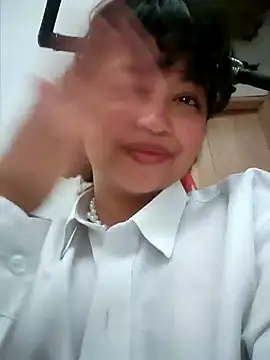 Peach Girll online show from February 3, 2025, 4:31 pm