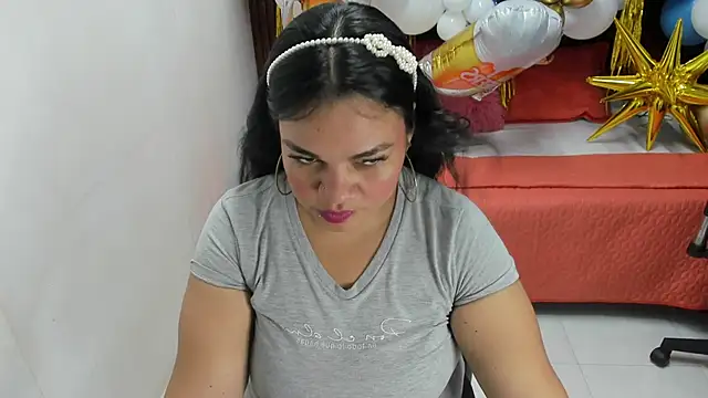 Cloe 35 online show from September 24, 2025, 8:04 pm