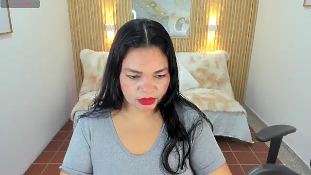 Cloe 35 online show from July 25, 2026, 8:04 pm