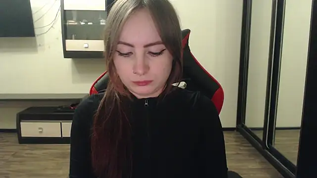 Laralianna online show from February 20, 2025, 8:47 pm