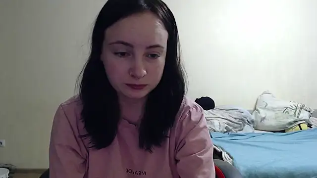 Laralianna online show from October 22, 2025, 4:17 pm