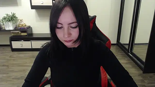 Laralianna online show from September 24, 2025, 1:50 pm