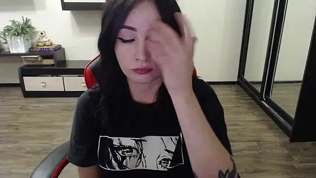 Laralianna online show from September 26, 2025, 12:23 pm