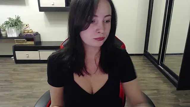 Laralianna online show from October 2, 2025, 12:30 pm