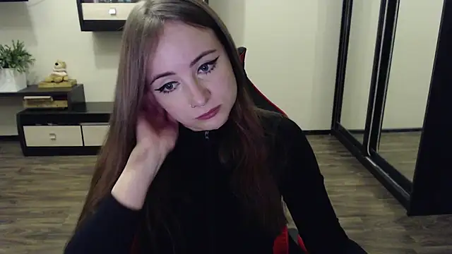 Laralianna online show from September 12, 2025, 2:39 pm