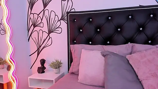 Sweet Ariadna  online show from July 12, 2026, 12:17 pm