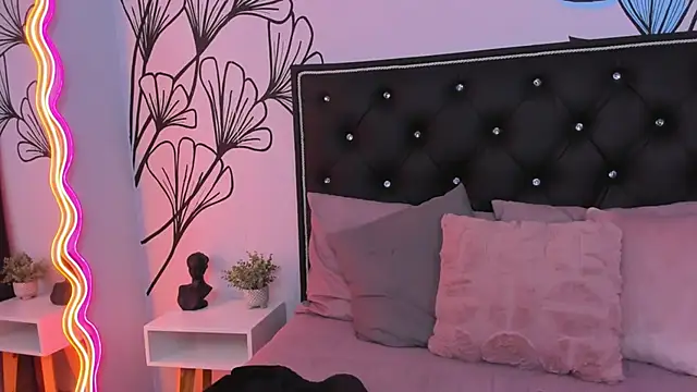 Sweet Ariadna  online show from July 1, 2026, 12:27 pm