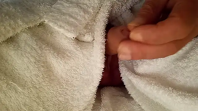 Snapshot of Remstr chatting on March 10, 2026, 9:19 pm Remstr online show from March 10, 2026, 9:19 pm