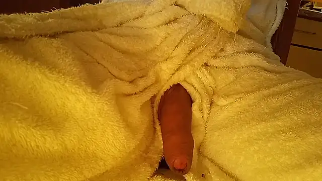 Snapshot of Remstr chatting on March 3, 2026, 10:50 pm Remstr online show from March 3, 2026, 10:50 pm