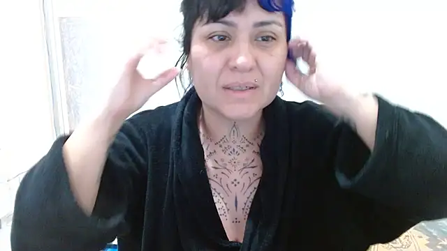 Snapshot of vaholiver chatting on May 31, 2026, 2:34 pm vaholiver online show from May 31, 2026, 2:34 pm