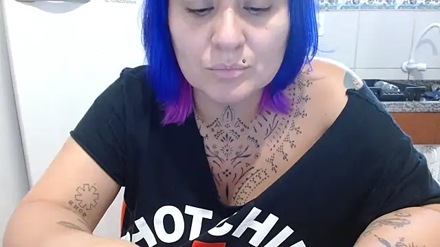 vaholiver online show from November 4, 2025, 6:11 pm