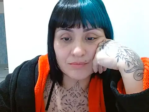 vaholiver online show from July 14, 2026, 12:43 am